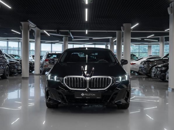BMW 5 серии VIII (G60/G61/G68) с пробегом 2025 года, цена 7 600 000 рублей, 7277 км, седан, Автокод Объявления