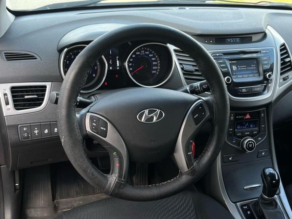 Hyundai Elantra V (MD) Рестайлинг с пробегом 2014 года, цена 1 045 000 рублей, 108350 км, седан, Автокод Объявления