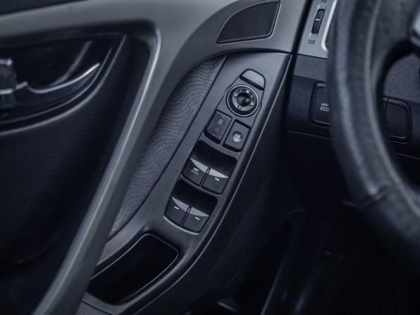 Hyundai Avante V с пробегом 2012 года, цена 877 500 рублей, 202000 км, седан, Автокод Объявления