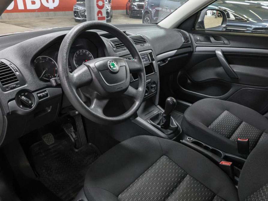Skoda Octavia II (A5) Рестайлинг Москва  - изображение 14