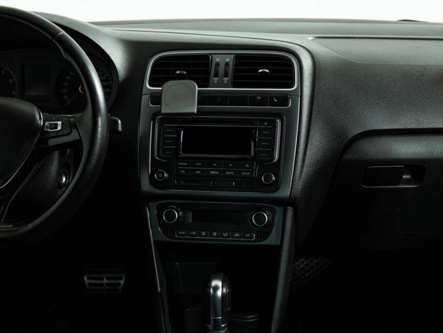 Volkswagen Polo V Рестайлинг Санкт-Петербург  - изображение 14