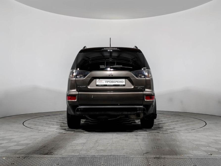 Mitsubishi Outlander II Рестайлинг Санкт-Петербург  - изображение 6