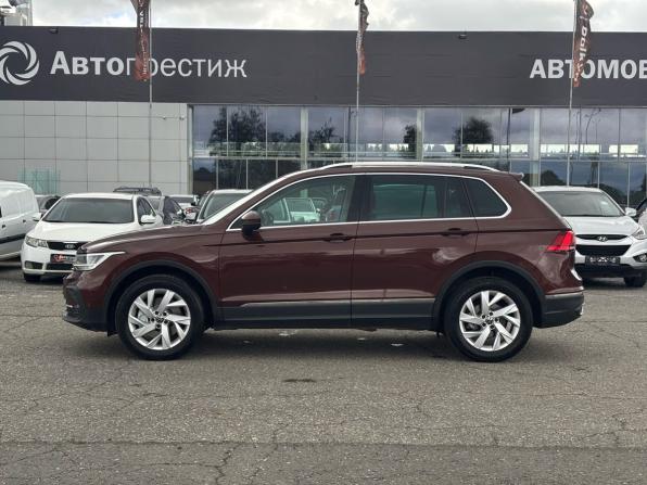 Volkswagen Tiguan II Рестайлинг с пробегом 2021 года, цена 3 010 000 рублей, 102000 км, внедорожник, Автокод Объявления