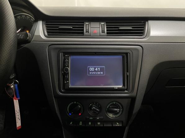 Skoda Rapid I с пробегом 2015 года, цена 949 000 рублей, 168053 км, лифтбек, Автокод Объявления