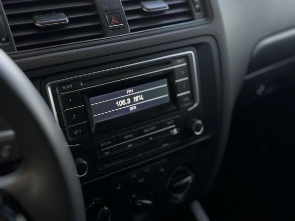Volkswagen Jetta VI Рестайлинг с пробегом 2015 года, цена 849 000 рублей, 218265 км, седан, Автокод Объявления