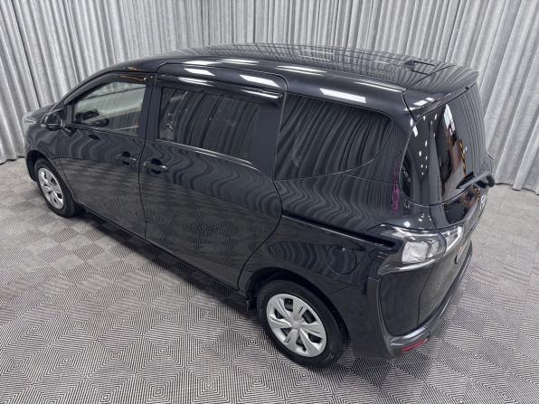 Toyota Sienta II Рестайлинг с пробегом 2020 года, цена 1 450 000 рублей, 148197 км, компактвэн, Автокод Объявления