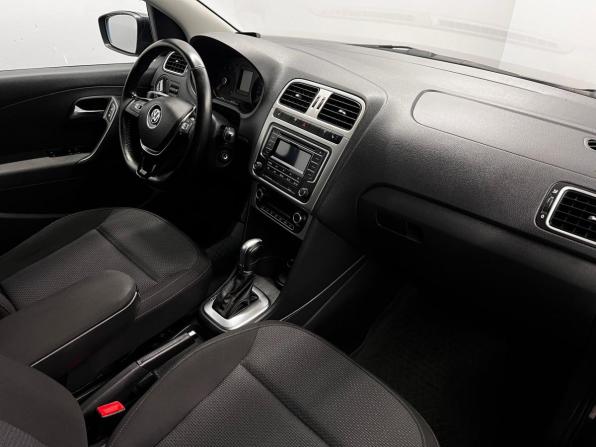 Volkswagen Polo V Рестайлинг с пробегом 2017 года, цена 1 088 000 рублей, 95837 км, седан, Автокод Объявления