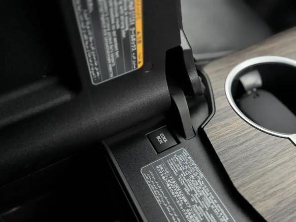 Toyota Land Cruiser 300 Series с пробегом 2023 года, цена 10 880 000 рублей, 50320 км, внедорожник, Автокод Объявления