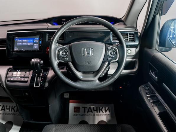 Honda Stepwgn V Рестайлинг с пробегом 2018 года, цена 2 180 000 рублей, 91020 км, минивэн, Автокод Объявления