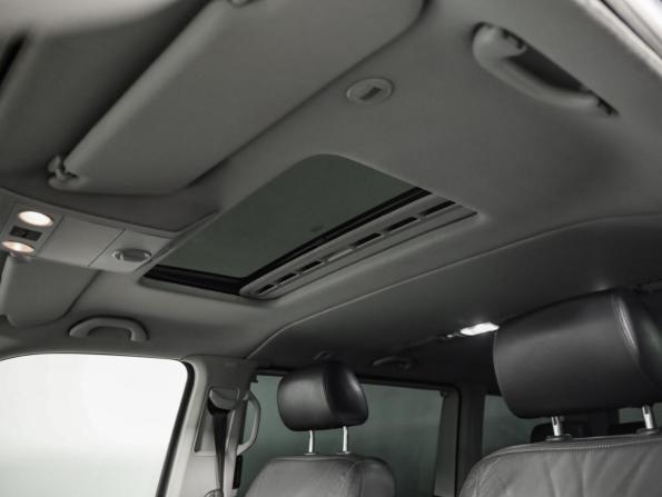 Volkswagen Multivan T5 Рестайлинг с пробегом 2011 года, цена 2 299 000 рублей, 252370 км, минивэн, Автокод Объявления