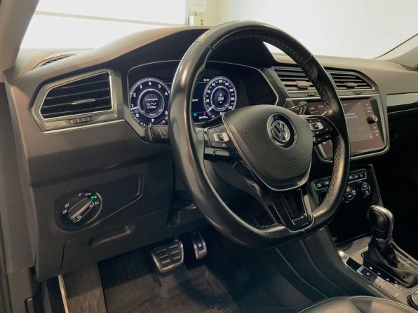 Volkswagen Tiguan II с пробегом 2018 года, цена 1 769 000 рублей, 184799 км, внедорожник, Автокод Объявления