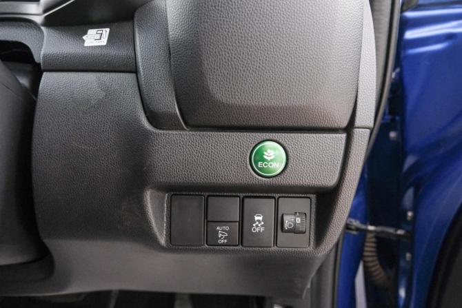 Honda Fit III с пробегом 2016 года, цена 999 000 рублей, 110212 км, хэтчбек, Автокод Объявления