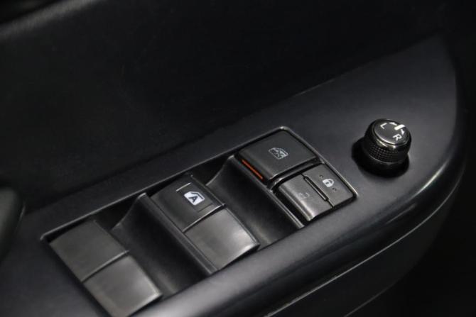 Toyota Hilux VIII Рестайлинг 2 с пробегом 2021 года, цена 3 265 650 рублей, 336305 км, пикап, Автокод Объявления