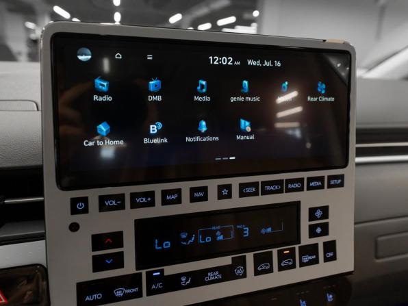 Hyundai Staria I с пробегом 2025 года, цена 8 350 000 рублей, 500 км, минивэн, Автокод Объявления