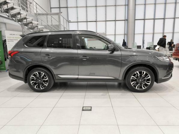 Mitsubishi Outlander III Рестайлинг 3 с пробегом 2021 года, цена 2 680 000 рублей, 67135 км, внедорожник, Автокод Объявления
