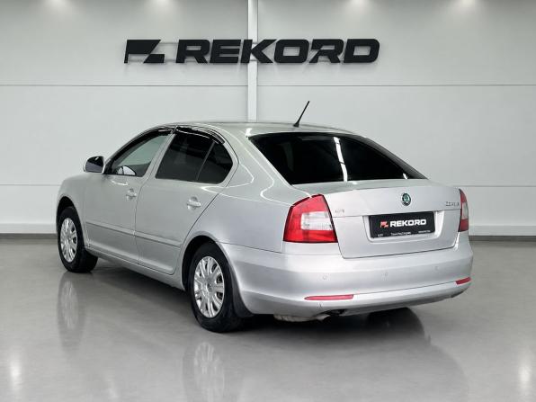 Skoda Octavia II (A5) Рестайлинг с пробегом 2013 года, цена 939 000 рублей, 149988 км, лифтбек, Автокод Объявления