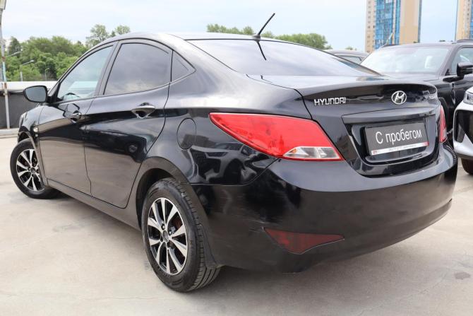 Hyundai Solaris I Рестайлинг с пробегом 2015 года, цена 849 000 рублей, 216000 км, седан, Автокод Объявления