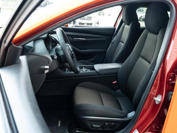 Mazda 3 IV (BP) с пробегом 2019 года, цена 2 130 000 рублей, 93569 км, хэтчбек, Автокод Объявления