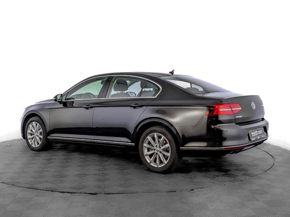 Volkswagen Passat B8 с пробегом 2018 года, цена 2 645 000 рублей, 66799 км, седан, Автокод Объявления