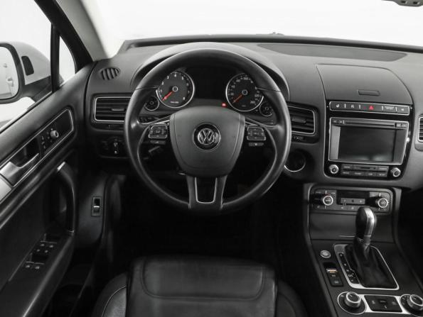 Volkswagen Touareg II Рестайлинг с пробегом 2015 года, цена 2 189 000 рублей, 231630 км, внедорожник, Автокод Объявления