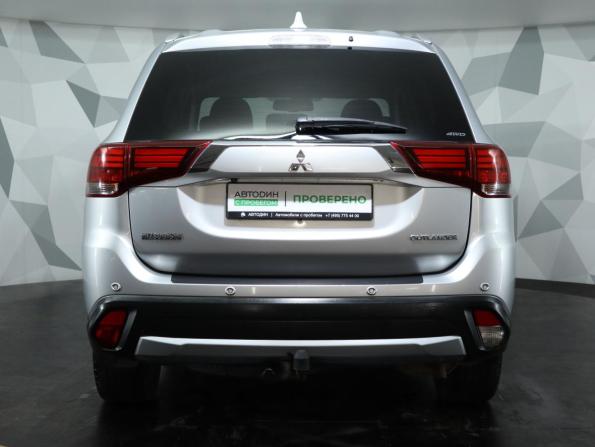 Mitsubishi Outlander III Рестайлинг 2 с пробегом 2018 года, цена 1 769 000 рублей, 185641 км, внедорожник, Автокод Объявления