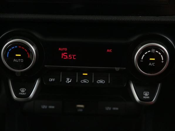 Kia Rio IV Рестайлинг с пробегом 2021 года, цена 1 724 000 рублей, 43000 км, хэтчбек, Автокод Объявления