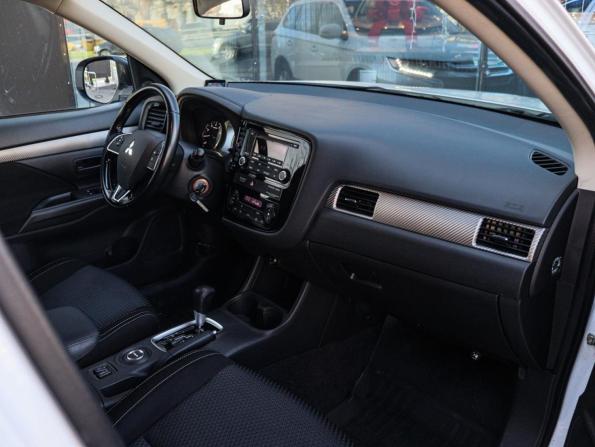 Mitsubishi Outlander III Рестайлинг 2 с пробегом 2016 года, цена 1 950 000 рублей, 65049 км, внедорожник, Автокод Объявления