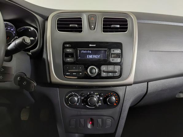 Renault Logan II Рестайлинг с пробегом 2020 года, цена 1 050 000 рублей, 130000 км, седан, Автокод Объявления