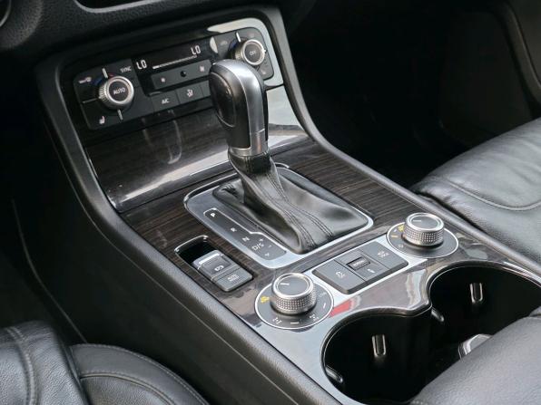 Volkswagen Touareg II Рестайлинг с пробегом 2015 года, цена 2 750 000 рублей, 186718 км, внедорожник, Автокод Объявления