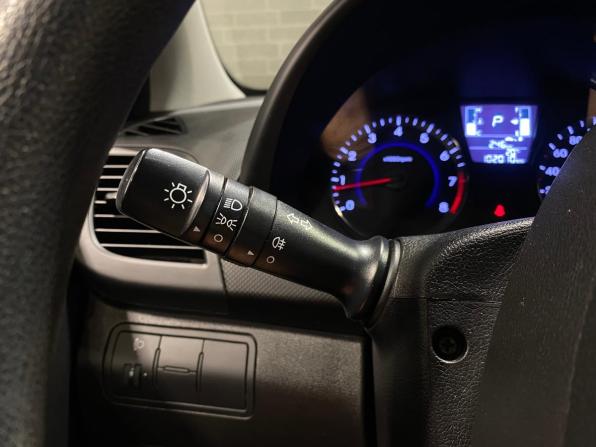 Hyundai Solaris I Рестайлинг с пробегом 2015 года, цена 1 199 000 рублей, 102009 км, хэтчбек, Автокод Объявления