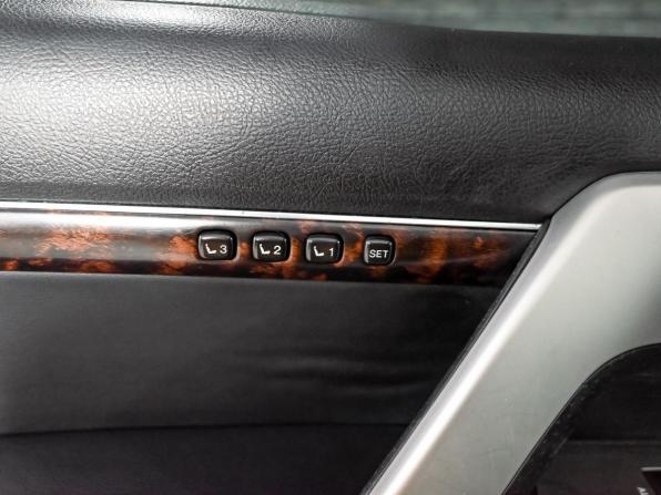 Toyota Land Cruiser 200 Series Рестайлинг 1 с пробегом 2015 года, цена 4 050 000 рублей, 293406 км, внедорожник, Автокод Объявления