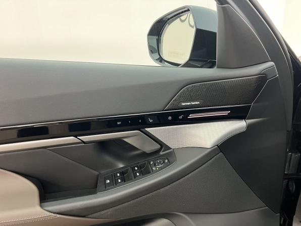 BMW 5 серии VIII (G60/G61/G68) с пробегом 2024 года, цена 6 600 000 рублей, 14300 км, седан, Автокод Объявления