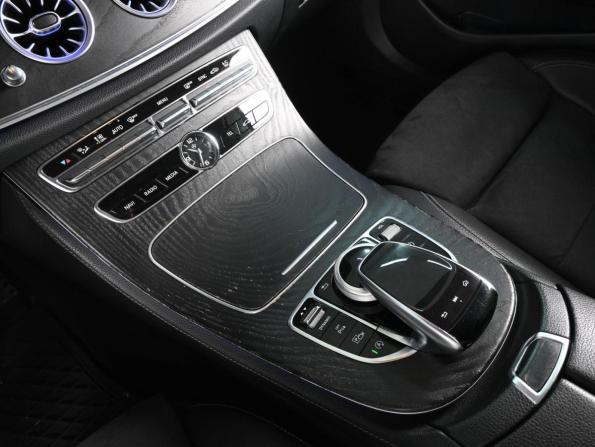 Mercedes-Benz E-Класс V (W213 S213 C238) с пробегом 2018 года, цена 3 239 000 рублей, 181758 км, седан, Автокод Объявления