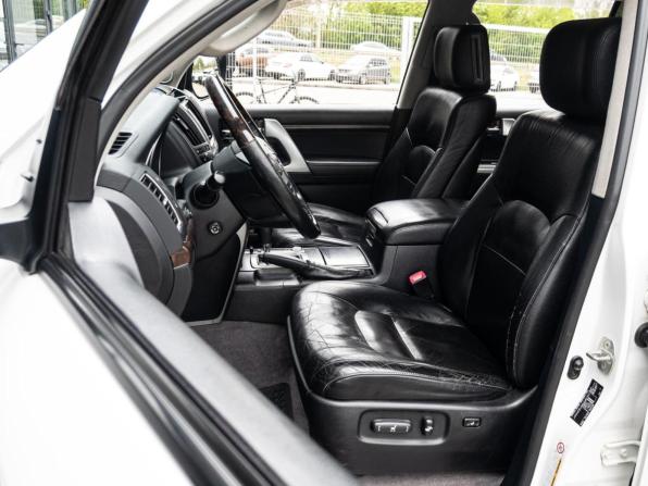 Toyota Land Cruiser 200 Series Рестайлинг 1 с пробегом 2012 года, цена 3 450 000 рублей, 262016 км, внедорожник, Автокод Объявления