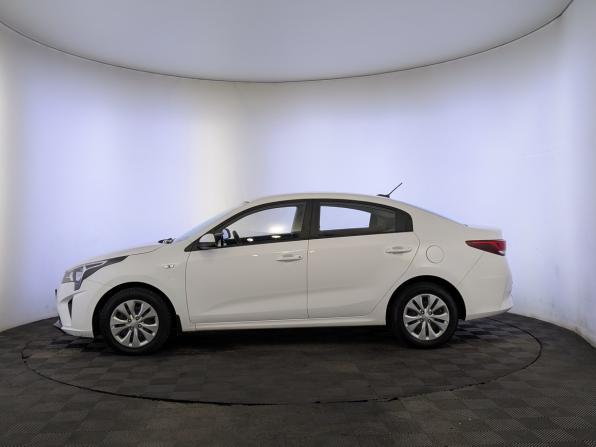 Kia Rio IV Рестайлинг с пробегом 2021 года, цена 1 595 000 рублей, 79614 км, седан, Автокод Объявления