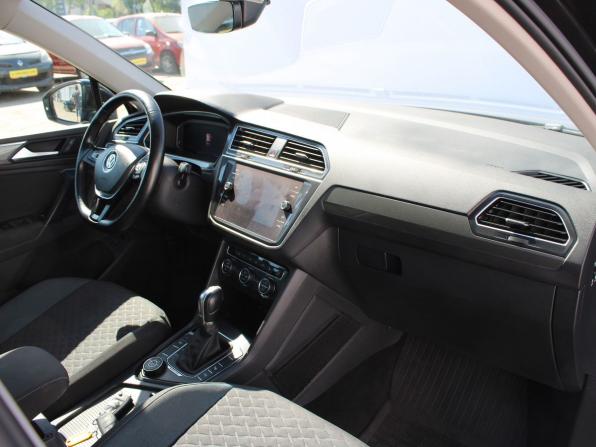 Volkswagen Tiguan II с пробегом 2019 года, цена 2 739 000 рублей, 137043 км, внедорожник, Автокод Объявления