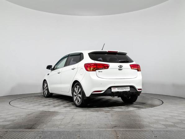 Kia Rio III Рестайлинг с пробегом 2016 года, цена 980 000 рублей, 141444 км, хэтчбек, Автокод Объявления