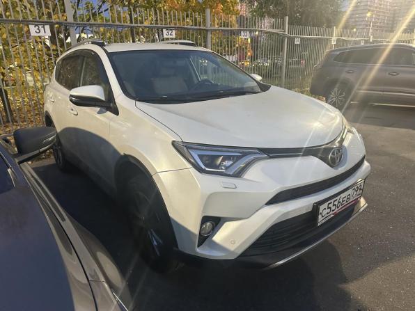 Toyota RAV4 IV (XA40) Рестайлинг с пробегом 2018 года, цена 2 499 000 рублей, 199758 км, внедорожник, Автокод Объявления