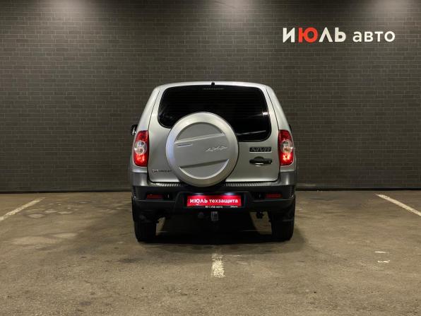 Chevrolet Niva I Рестайлинг с пробегом 2018 года, цена 750 000 рублей, 105675 км, внедорожник, Автокод Объявления