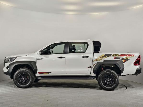 Toyota Hilux VIII Рестайлинг 2 с пробегом 2024 года, цена 7 490 000 рублей, 95 км, offers.body_type.unknown, Автокод Объявления