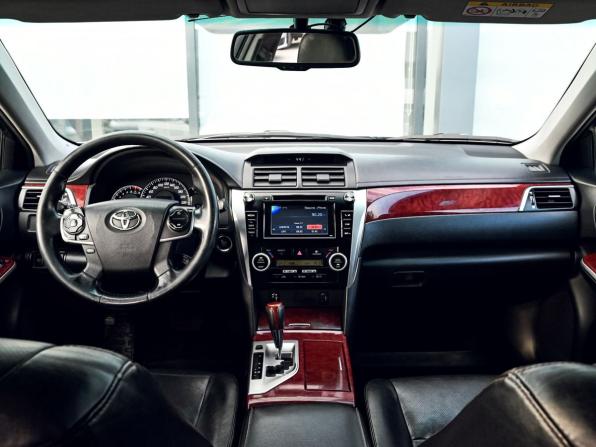 Toyota Camry VII (XV50) с пробегом 2013 года, цена 1 389 000 рублей, 378700 км, седан, Автокод Объявления
