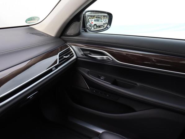 BMW 7 серии VI (G11/G12) Рестайлинг с пробегом 2019 года, цена 6 000 000 рублей, 93083 км, седан, Автокод Объявления