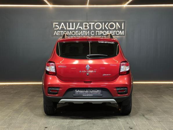 Renault Sandero II с пробегом 2015 года, цена 950 000 рублей, 104964 км, хэтчбек, Автокод Объявления