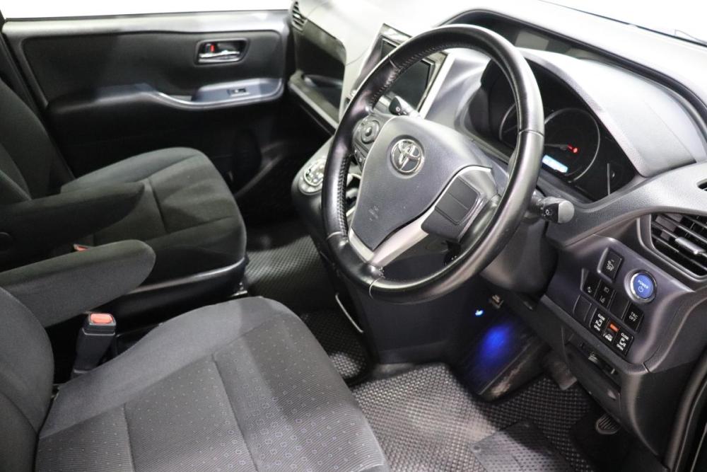 Toyota Voxy III (R80) Иркутск  - изображение 18