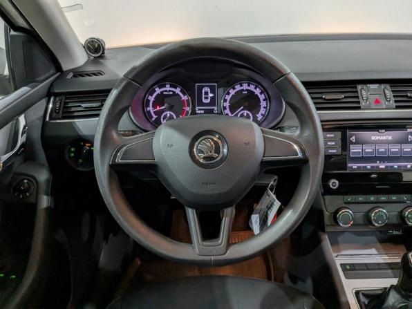 Skoda Octavia III (A7) Рестайлинг с пробегом 2019 года, цена 1 300 000 рублей, 193782 км, лифтбек, Автокод Объявления