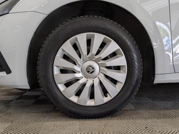 Skoda Octavia IV (A8) с пробегом 2021 года, цена 2 345 000 рублей, 52991 км, лифтбек, Автокод Объявления