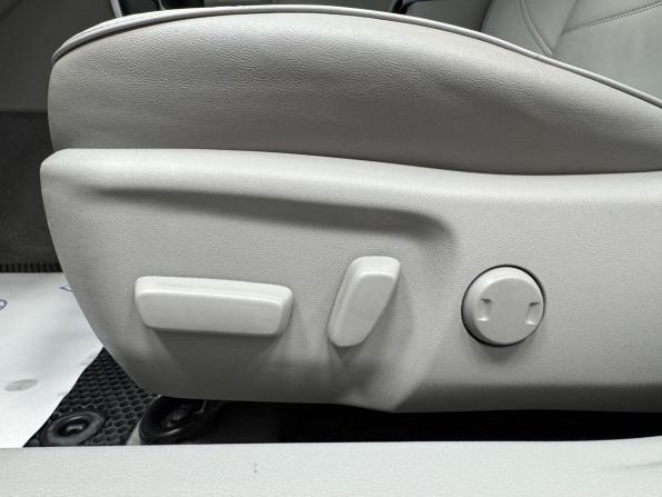 Toyota Camry VII (XV50) Рестайлинг с пробегом 2016 года, цена 2 400 000 рублей, 156763 км, седан, Автокод Объявления