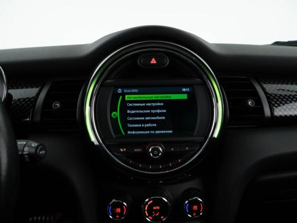 Mini Hatch III (F55/F56) Рестайлинг с пробегом 2021 года, цена 3 399 444 рубля, 49431 км, хэтчбек, Автокод Объявления