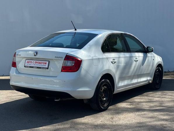 Skoda Rapid I с пробегом 2015 года, цена 700 000 рублей, 343446 км, лифтбек, Автокод Объявления