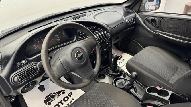 Chevrolet Niva I Рестайлинг с пробегом 2011 года, цена 399 000 рублей, 130000 км, внедорожник, Автокод Объявления